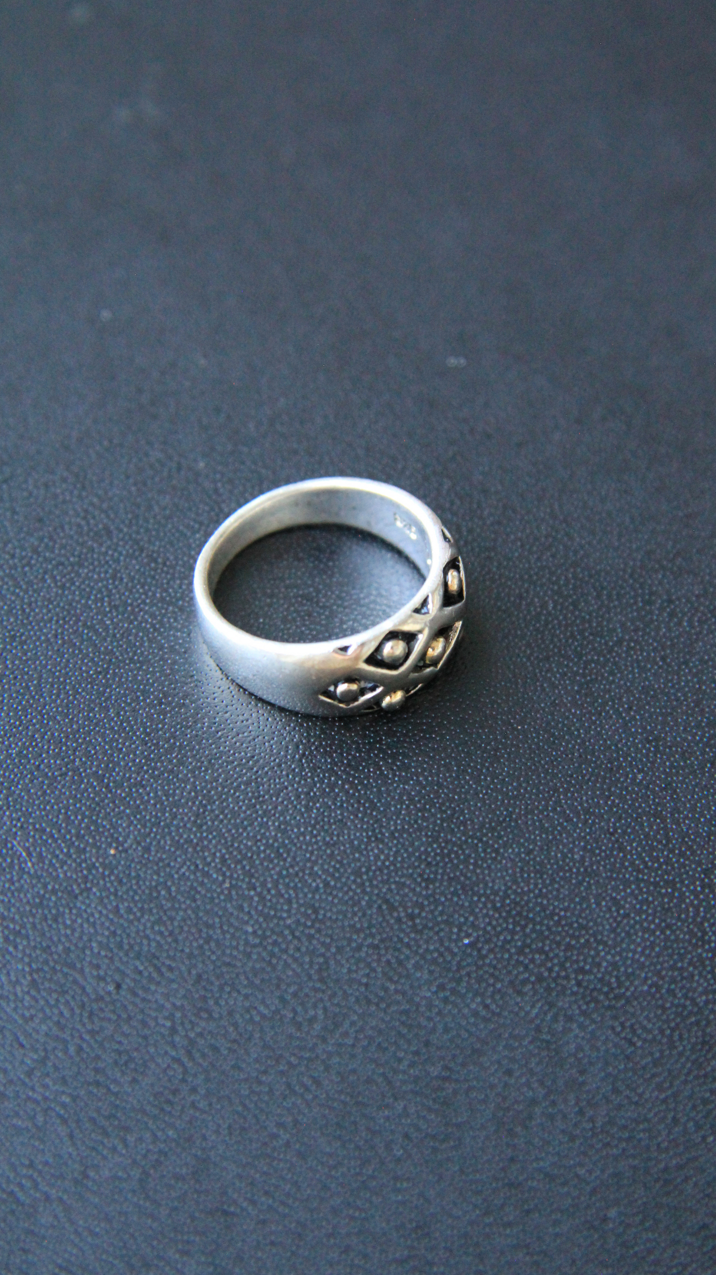 Vintage Criss Cross Ring