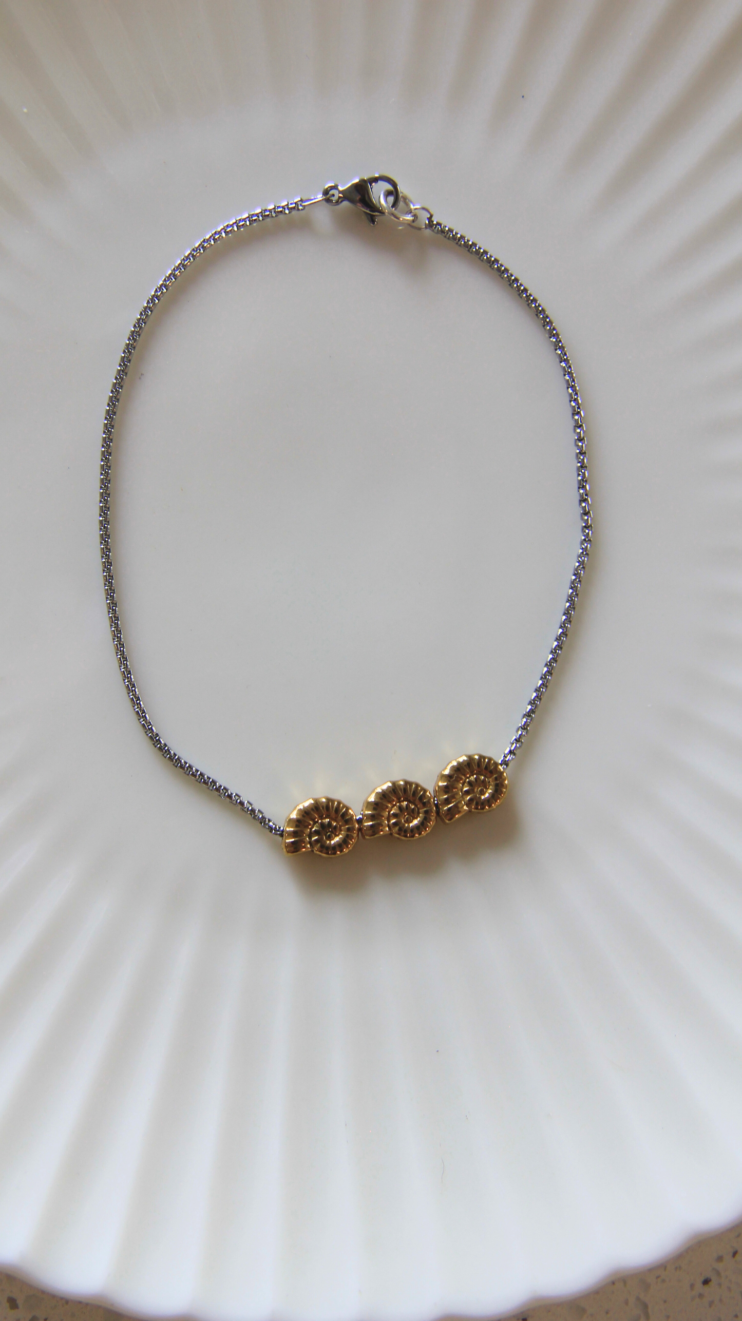 The Two-Toned Turbo Shell Bracelet