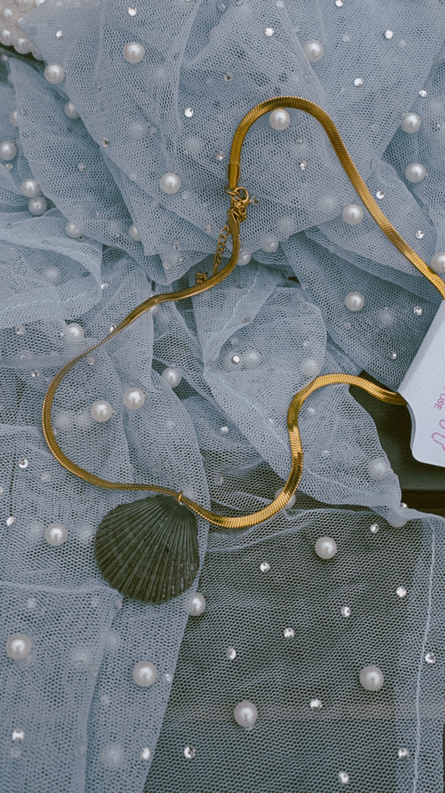 The Gold Flattened Snake Chain Shell Necklace