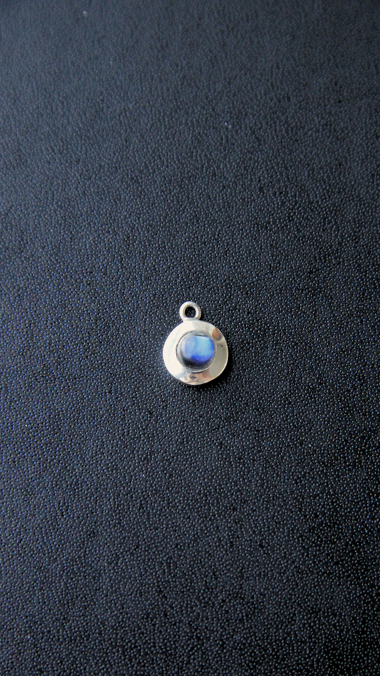 Kyanite Circle Pendant