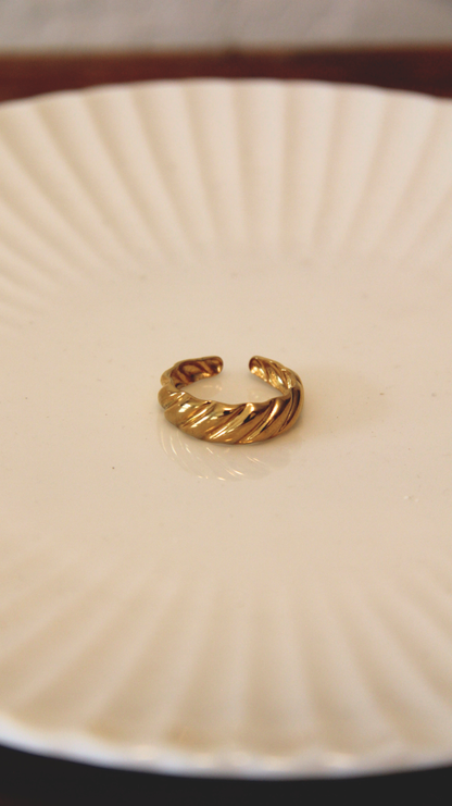 The Croissant Ring