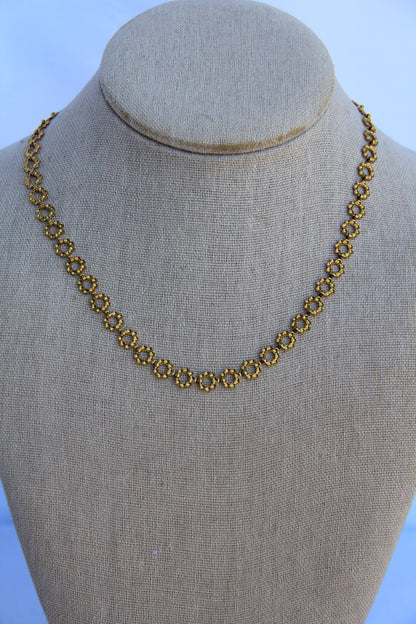 The Flower Chain Necklace