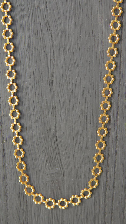 The Flower Chain Necklace