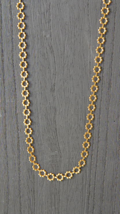 The Flower Chain Necklace