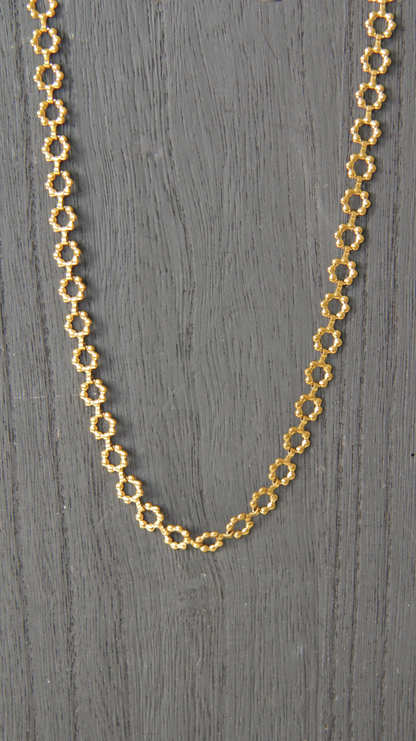 The Flower Chain Necklace