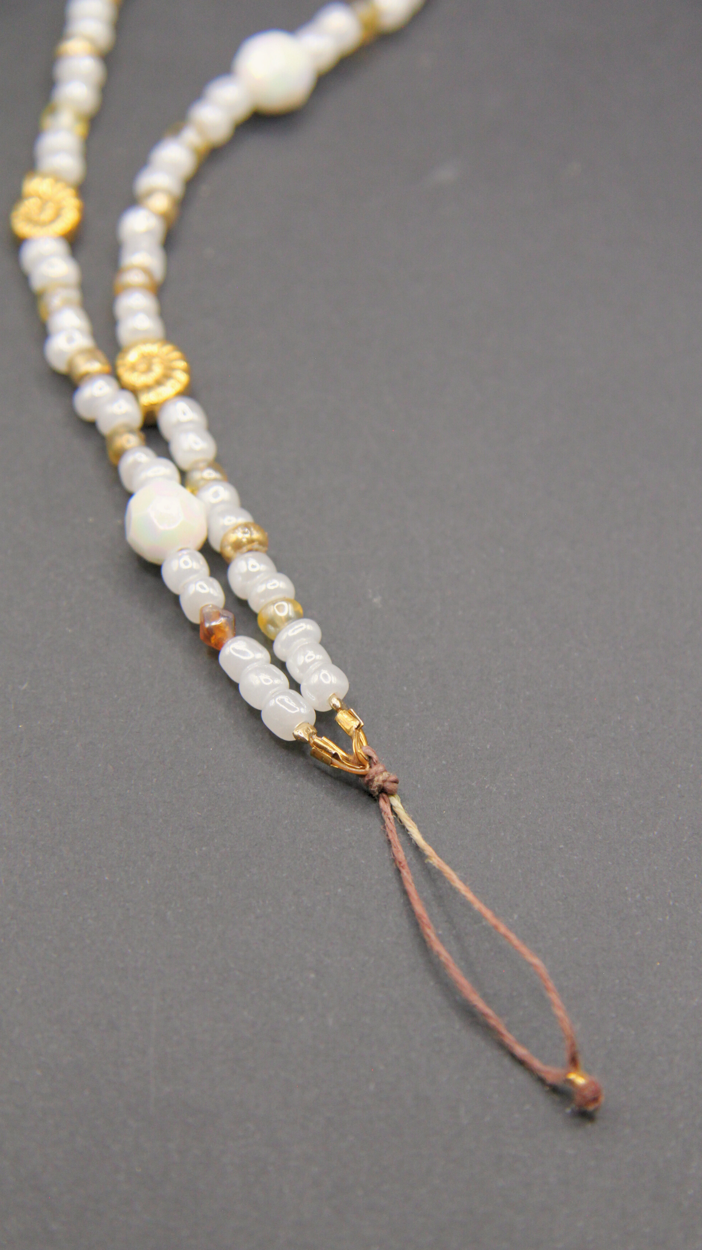 The White Shelly Phone Chain